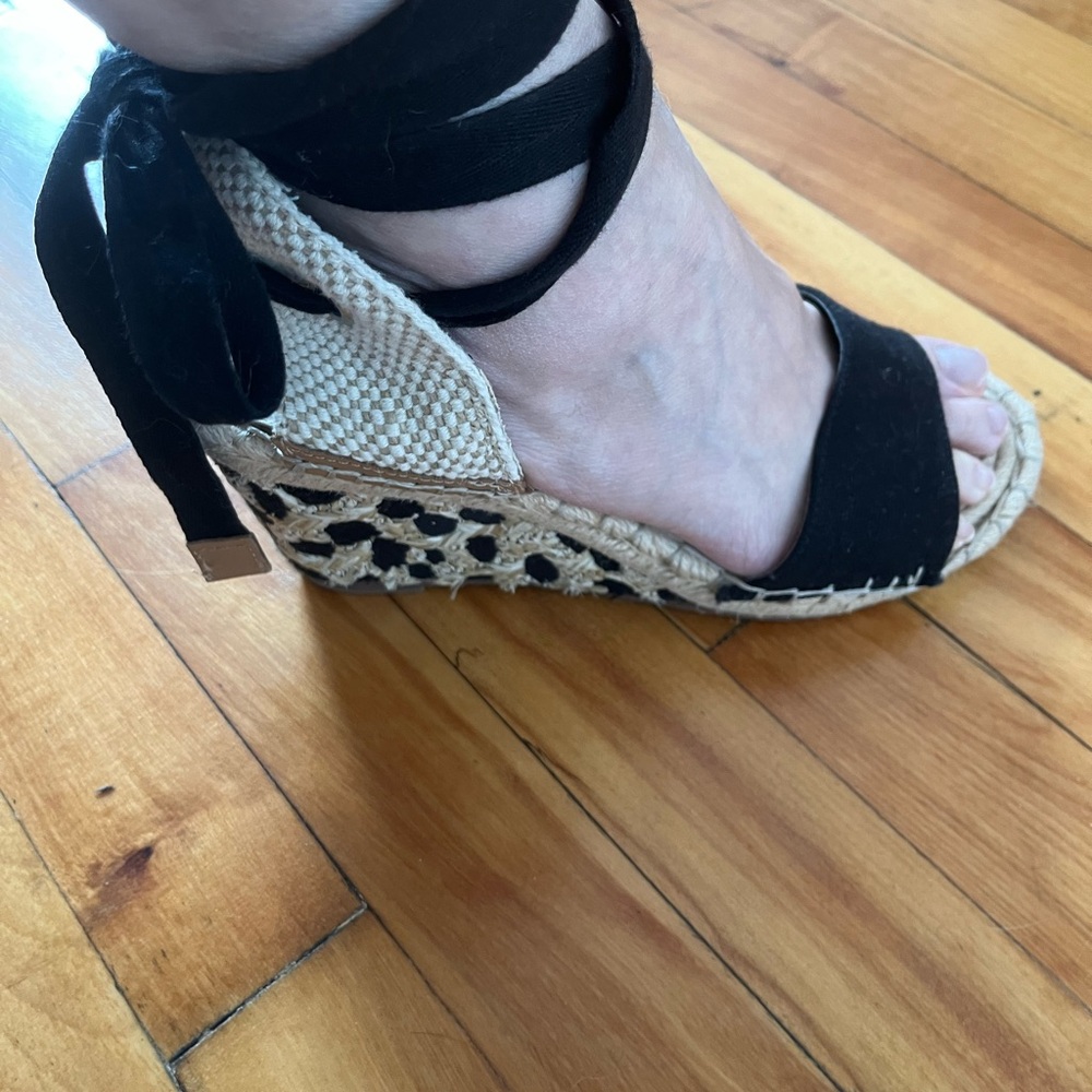 Vince Camuto Black and Cream Espadrille Wedges - Picture 4 of 9